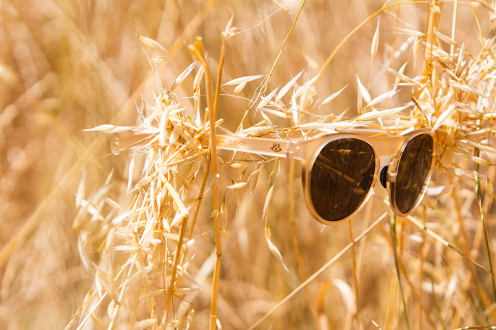 AVEO-Macula-Fade-Sand-01_720x