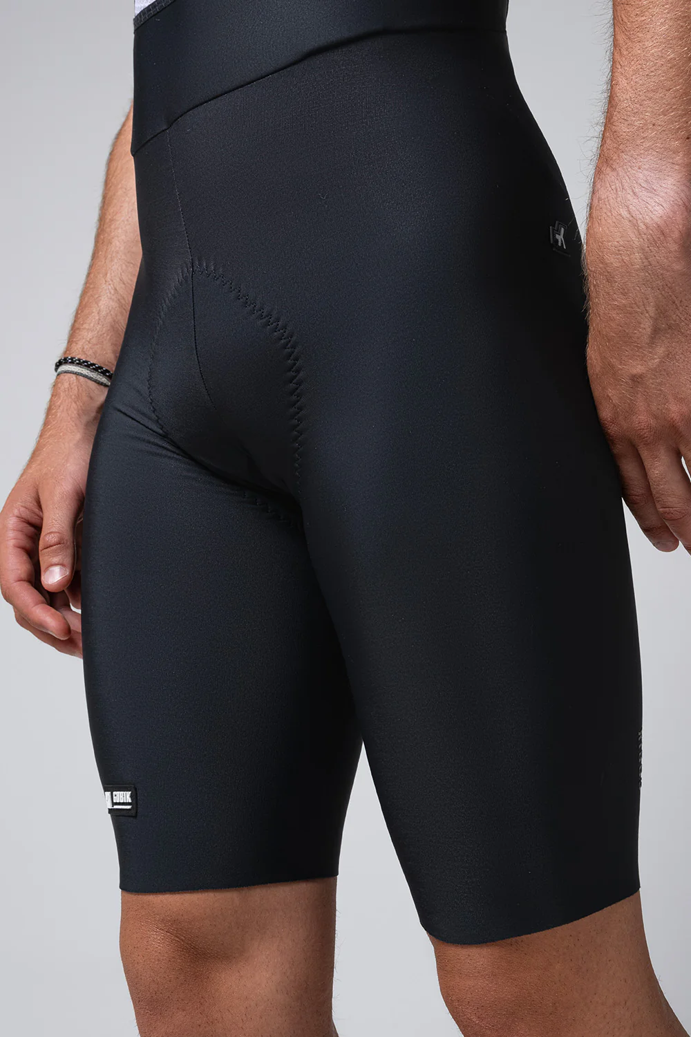 10-02-105-003-bib-short-artic-stride-men-black-k10-02
