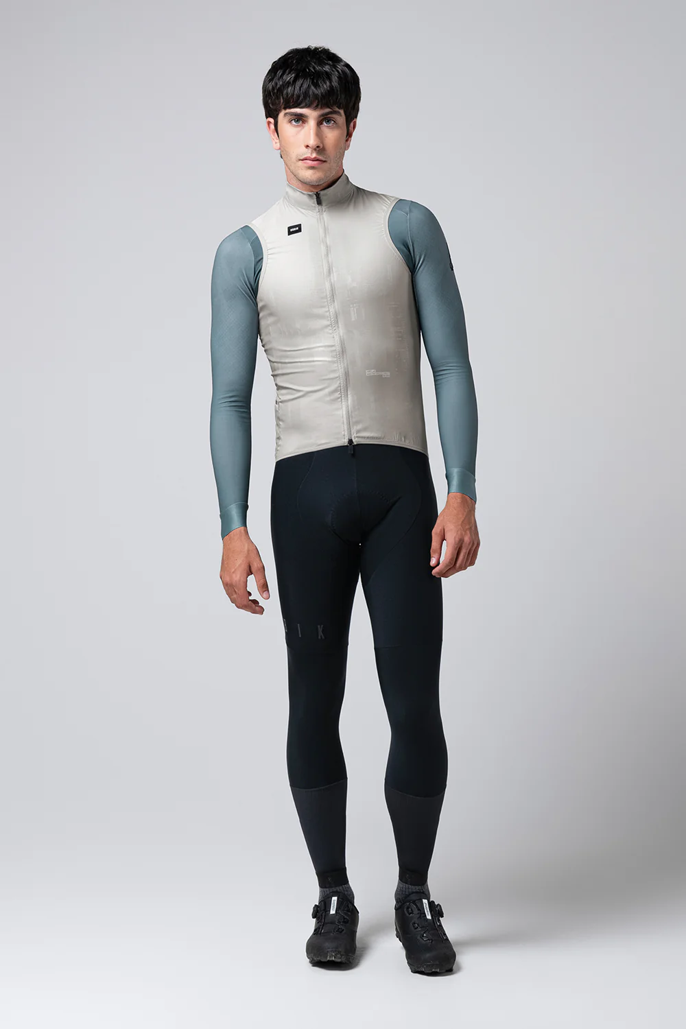 10-03-039-002-short-sleeve-jacket-envy-2-0-men-jet-black-04_6daa8d4f-cfd7-49d2-adbb-d3be3ce39bb4