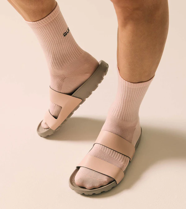 QUOC_LALA_SLIDE_DUSTY_PINK_IMAGE8_LIFESTYLE