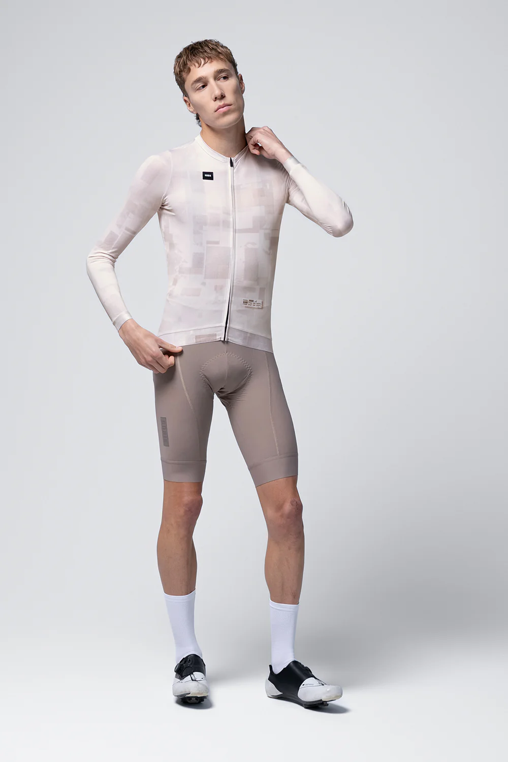 long-sleeve-jersey-vanquish-men-whisper-01_d03e8c80-66f5-45e0-b776-ce35414fc526