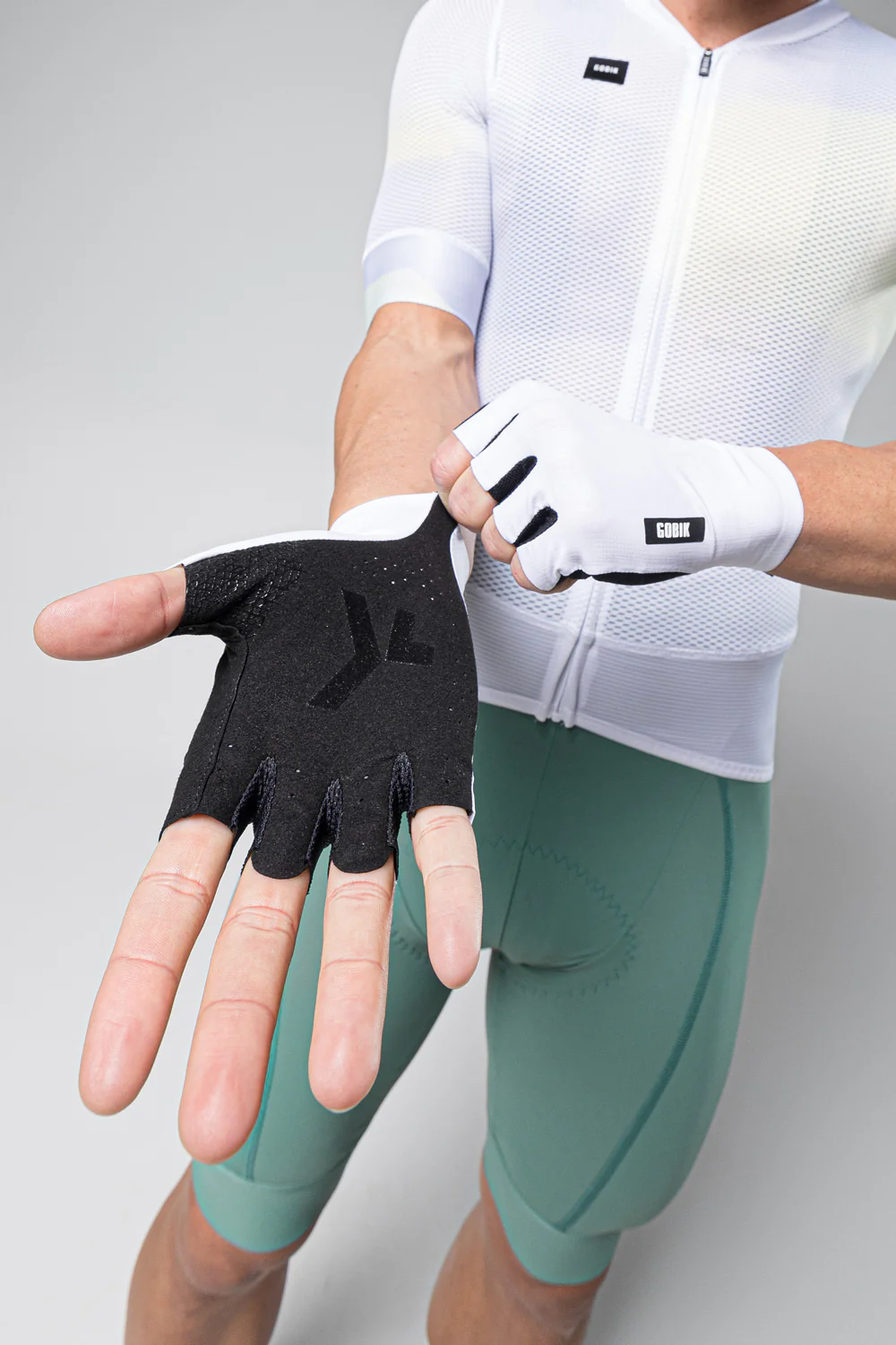 Guantes-unisex-Mamba_2.0-White-Caps_Unity-Gobik-5-SKU-15-05-021-003