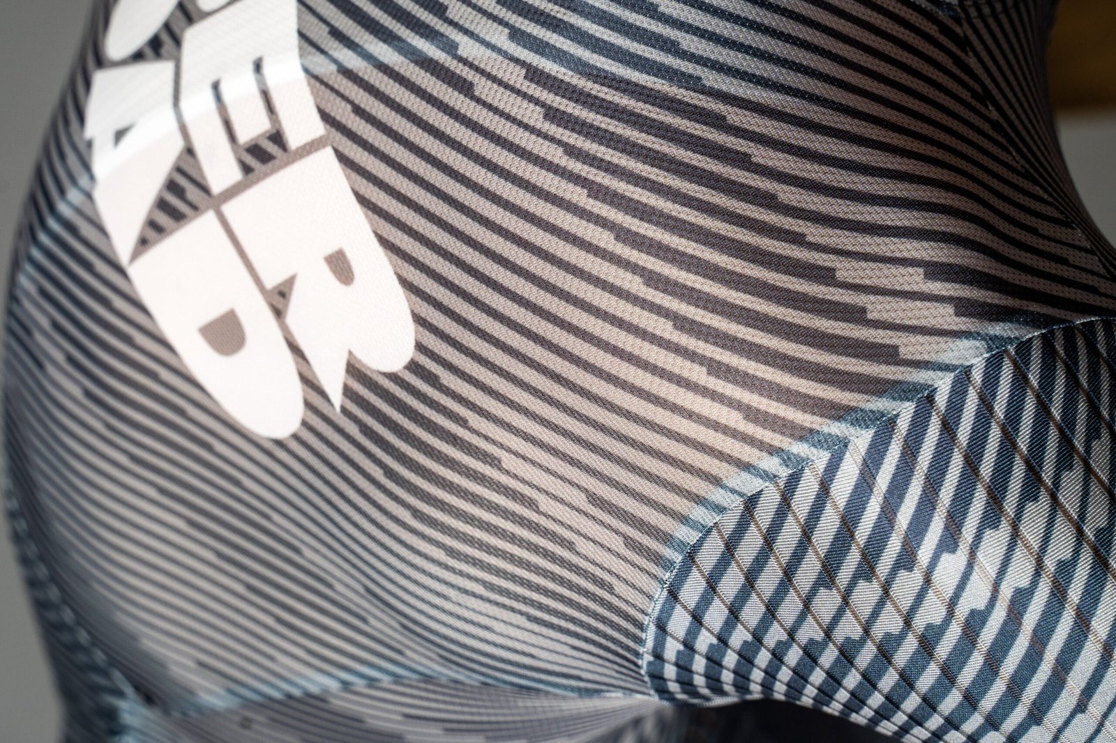 UNIFORM AIR JERSEY MIRAGE - MENS - Imagen 4